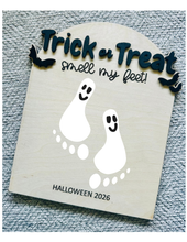 Load image into Gallery viewer, Halloween Footprint Sign