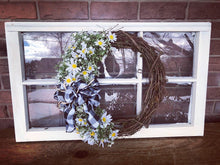 Load image into Gallery viewer, Daisy wreath