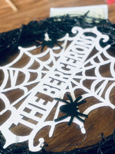 Load image into Gallery viewer, Personalized Spider Web Wreath
